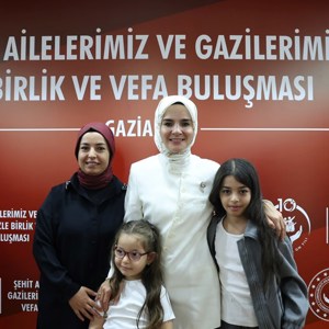 Bakan Göktaş, Gaziantep'te şehit aileleri ve gazilerle vefa buluşmasında bir araya geldi: - fotoğraf 12