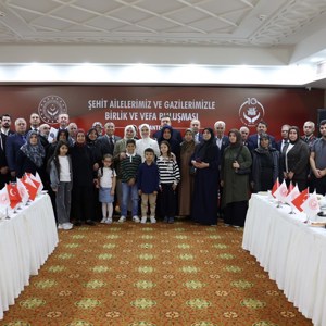 Bakan Göktaş, Gaziantep'te şehit aileleri ve gazilerle vefa buluşmasında bir araya geldi: - fotoğraf 9