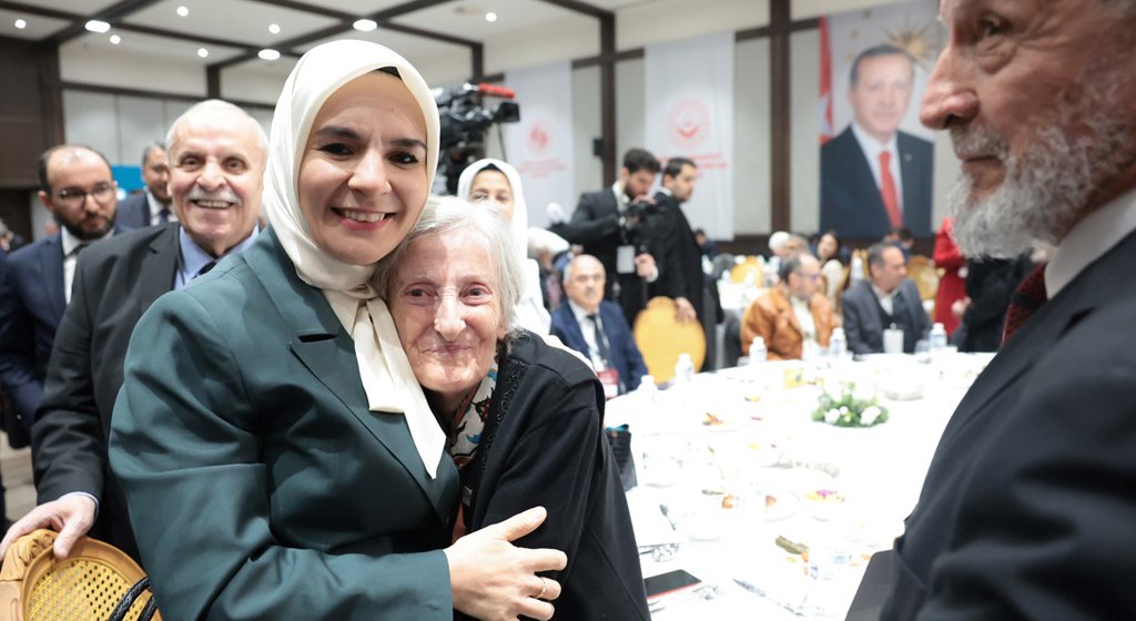 Ekim ayı yaşlı ve engelli aylıkları hesaplara yatırılmaya başlandı