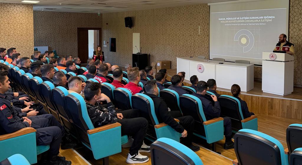 Okul Güvenliği İş Birliği Protokolü Kapsamında, Okul Çevrelerinde Görev Yapan Jandarma Personeline Yönelik Eğitimi Gerçekleştirdik