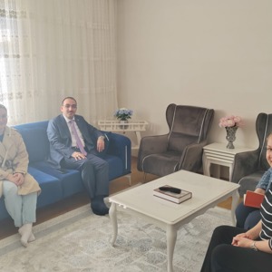 İl Müdürümüz Cüneyd ÖZDEMİR, Evde Bakım Hizmetinden Yararlanan Ailemizi Ziyaret Etti - fotoğraf 1