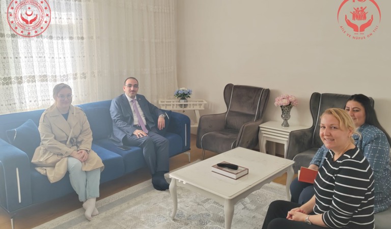 İl Müdürümüz Cüneyd ÖZDEMİR, Evde Bakım Hizmetinden Yararlanan Ailemizi Ziyaret Etti