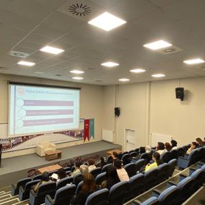 Üniversite Öğrencilerine Yönelik “Sağlıklı Yaşam ve Güvenli İlişkiler” Seminerleri Düzenlendi. - fotoğraf 7