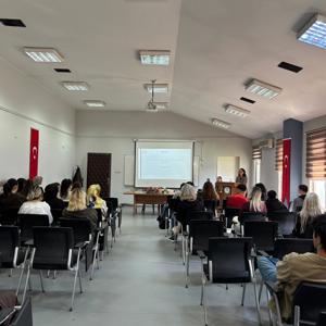 Üniversite Öğrencilerine Yönelik “Sağlıklı Yaşam ve Güvenli İlişkiler” Seminerleri Düzenlendi. - fotoğraf 6