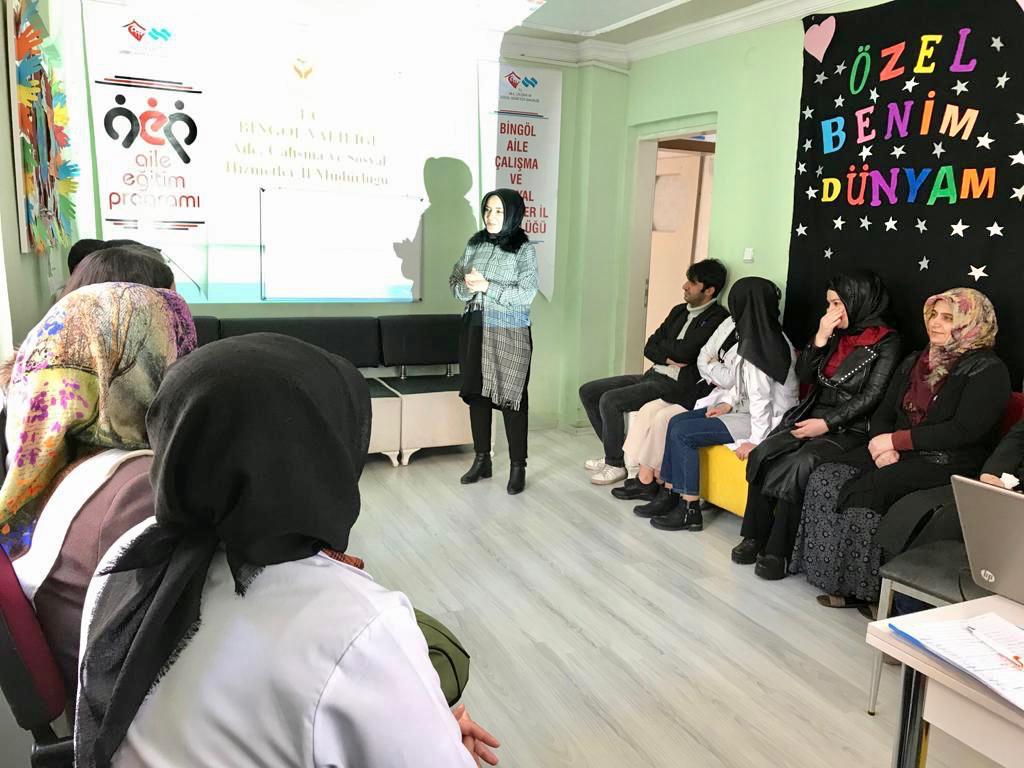 Bingöl Özel Benim Dünyam Özel Eğitim ve Rehabilitasyon Merkezi Öğretmen ve Velilerine AEP Kapsamında “ Engellilerin Yasal ve Sosyal Hakları “ Seminer Verildi