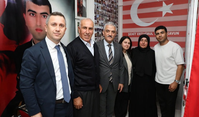 Valimiz Sayın Mehmet Makas Şehidimiz Ertuğrul Tuğra Kavun’un Ailesini Ziyaret Etti.