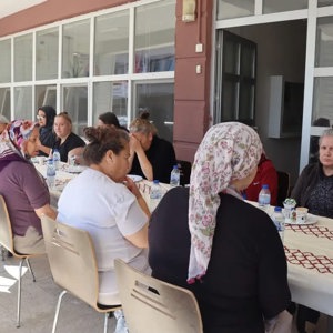  Safranbolu Yazıköy Engelsiz Yaşam Bakım ve Rehabilitasyon Merkezinde, moral ve sosyal uyum etkinliği kapsamında yemek programı gerçekleştirildi. - fotoğraf 5