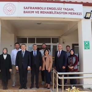  Safranbolu Yazıköy Engelsiz Yaşam Bakım ve Rehabilitasyon Merkezinde, moral ve sosyal uyum etkinliği kapsamında yemek programı gerçekleştirildi. - fotoğraf 1