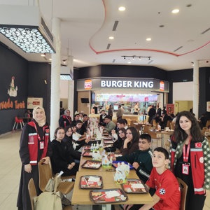 Ebeveyn Kaybı Yaşamış Çocuklara Yönelik Sinema Etkinliği Düzenlendi. - fotoğraf 3