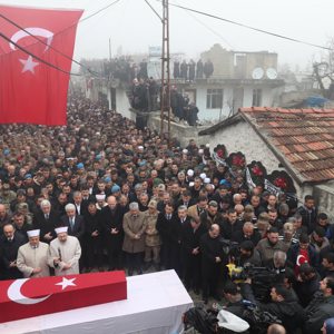 Şehit Uzman Çavuş Emin Yıldırım Son Yolculuğuna Uğurlandı. - fotoğraf 1