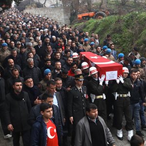 Şehit Uzman Çavuş Emin Yıldırım Son Yolculuğuna Uğurlandı. - fotoğraf 2