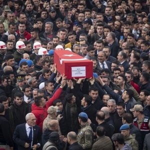 Şehit Teğmen Mustafa Bayrakdar Son Yolculuğuna Uğurlandı. - fotoğraf 3