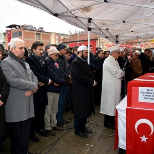 İdlib Şehidi Süleyman Şahin Dualar ve Gözyaşlarıyla Toprağa Verildi - fotoğraf 6