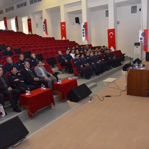 Kırşehir Polis Meslek Eğitim Merkezi Personeline Aile İçi İletişim ve Stresle Baş Etme Eğitimi Verildi. - fotoğraf 2