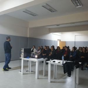 Medyayı Kavramak Konulu Eğitimler Verildi. - fotoğraf 1