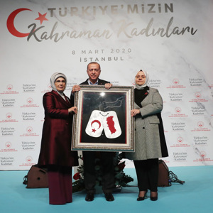 Bakan Selçuk: “Bu Özel Günde Fedakarlıkları ve Vakur Duruşları İçin Şehit Eşlerimize ve Şehit Annelerimize Minnettarız” - fotoğraf 4