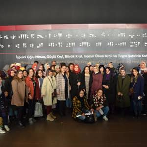 Van’da 8 Mart Dünya Kadınlar Günü Bir Dizi Etkinlikle Kutlandı - fotoğraf 6
