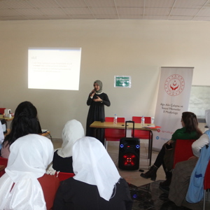 8 Mart Dünya Emekçi Kadınlar Günü nedeniyle düzenlenen etkinlikler kapsamında, emekçi kadınlarımız bir süreliğine makinalarının başından kalkıp üretimin bir parçası olmaktan uzaklaşarak moral ve motivasyon buldu - fotoğraf 8