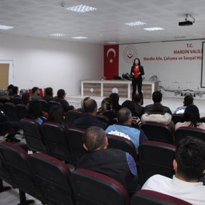 Kadına Yönelik Şiddetle Mücadele ve Erken Yaşta Zorla Evliliklerin Önlenmesi konulu eğitimi - fotoğraf 1