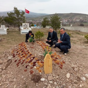 İl Müdürümüz Mahmut ÖZDEMİR Şehit Uzman Çavuş Adem AKIN’ın Ailesini Ziyaret Etti - fotoğraf 2
