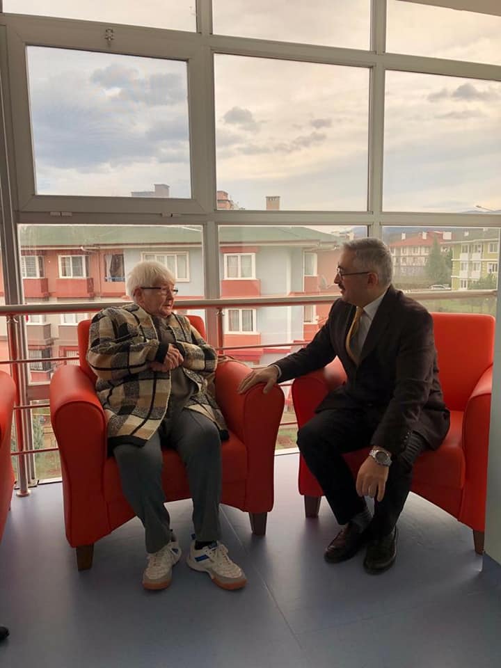  “Köklerimizin En Güçlü Göstergesi Yaşlılarımızla Kurduğumuz İlişki Biçimidir”