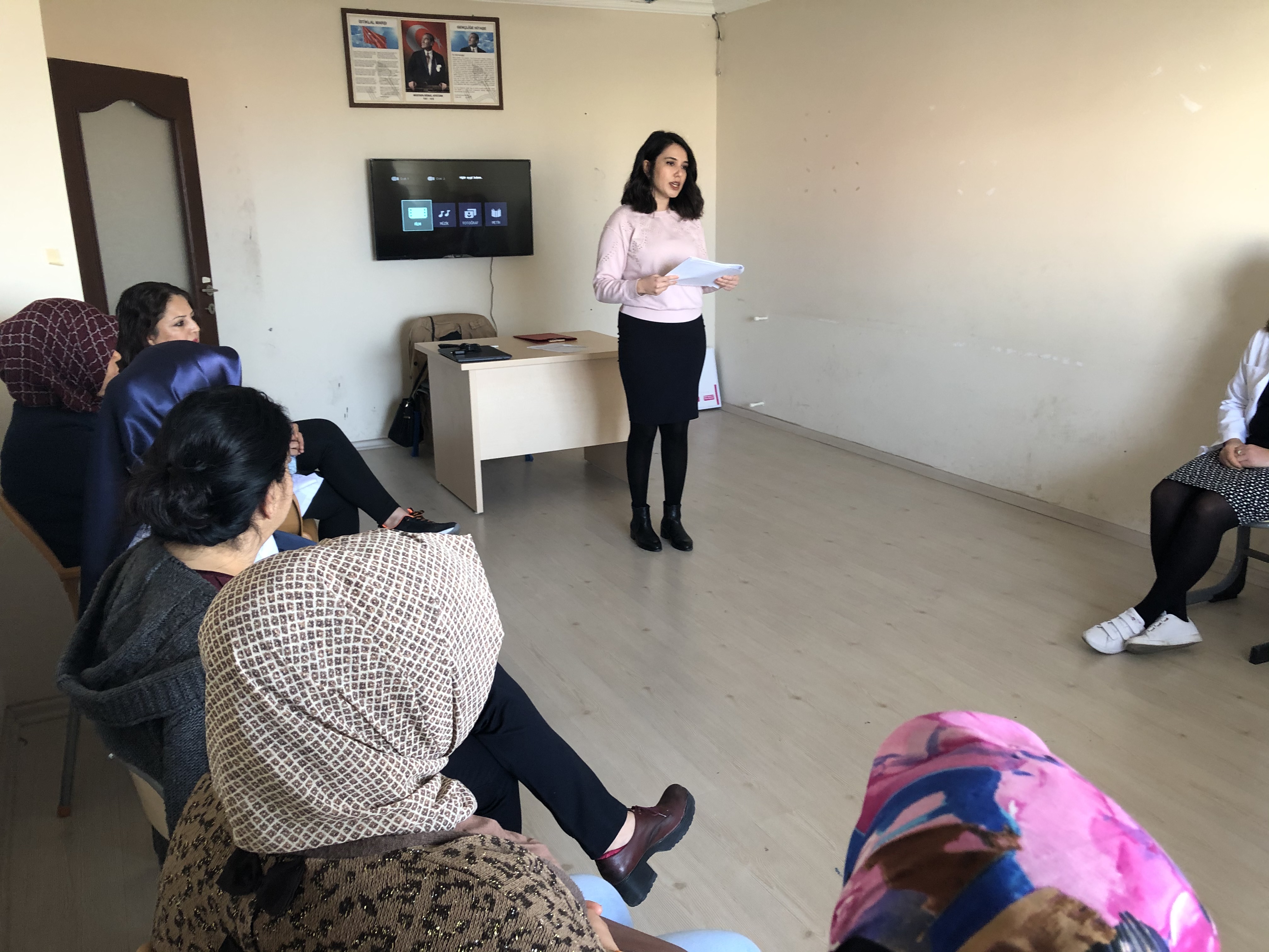 Hayatın İlk Çeyreği ve Aile Hukuku Konulu Eğitimler Verildi.