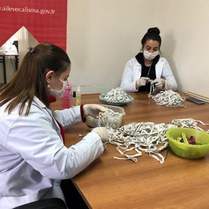 Devlet Korumasındaki Kadın, Genç, Yaşlı ve Engelliler Maske Üretimi İçin Seferber Oldu - fotoğraf 1