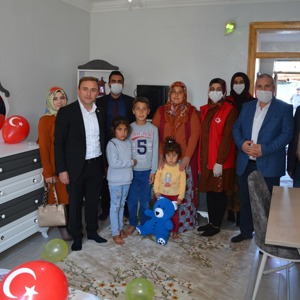 16 Çocuğa Çocuk Odası Takımı ve Bilgisayar Hediye Edildi - fotoğraf 9