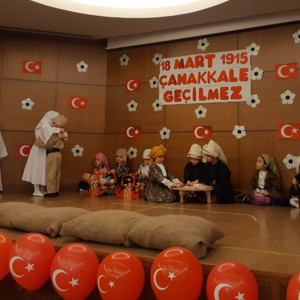 18 Mart 1915 Çanakkale Zaferini, Muzaffer Kahramanlarımızı ve Şehitlerimizi Anma Programı Gerçekleştirdik - fotoğraf 2
