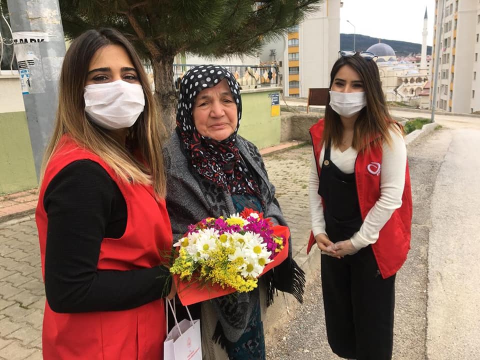 İl Müdürlüğümüz Personeli  Şehit Annelerinin "Anneler Günü"nü Kutladı.