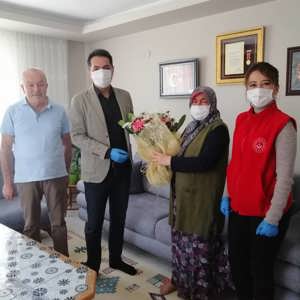 Anneler Gününde Anlamlı Ziyaret - fotoğraf 9
