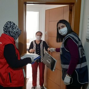 Bakan Selçuk, Şehit Annelerimizin ve Huzurevindeki Büyüklerimizin Anneler Gününü Kutladı - fotoğraf 4