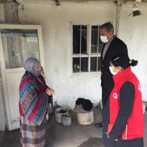 Sayın Vali Yardımcımız Mehmet Zahid DOĞU, beraberindeki heyet ve  İl Müdürlüğümüz Vefa Sosyal Destek ekipleri Anneler Günü dolayısıyla şehit annelerini ziyaret ederek anneler gününü kutladı. - fotoğraf 2