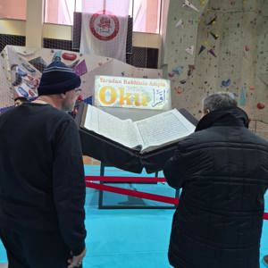 Isparta Engelsiz Yaşam Bakım ve Aile Danışma Merkezimiz Engelsiz Yaşam evlerimizden hizmet alan özel gereksinimli bireylerimizle '' Mukaddes Emanetler  Sergisi'ni ''  ziyaret ettik.  - fotoğraf 1