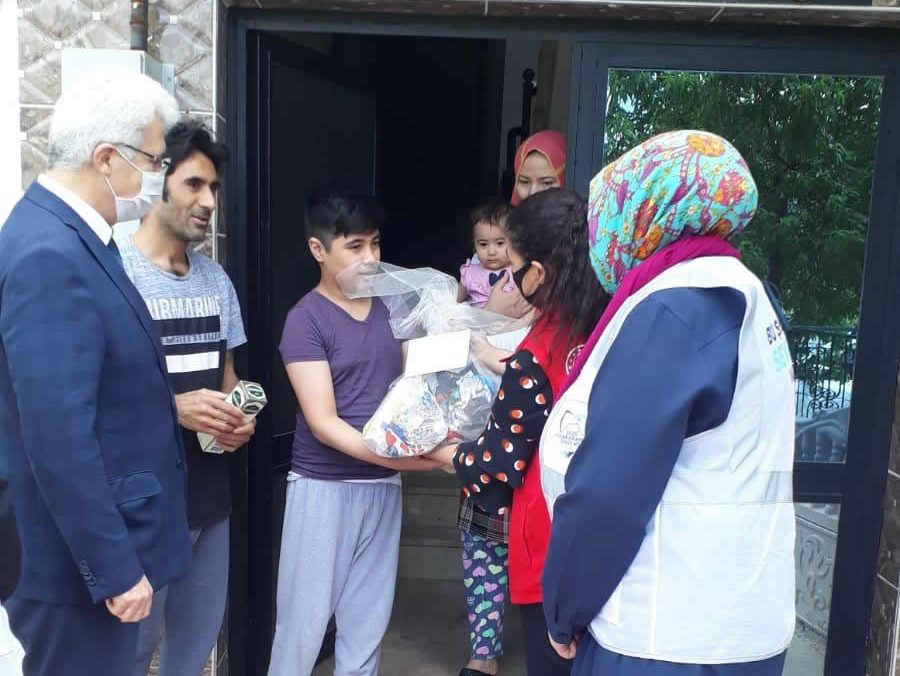 2020 Afyonkarahisar Sevgi Yılı kapsamında İl Müdürlüğümüz ve Hayırseverlerin katkısı ile Ülkemize sığınmış komşularımıza hediye paketi ve nakdi yardımda bulunularak  Ramazan Bayramlarını kutladık.