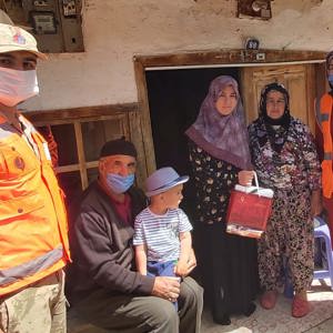 Vefa Sosyal Destek Grubu Ekipleri Şehit Yakınlarını Ziyaret Ederek Bayramlarını Kutladılar - fotoğraf 2
