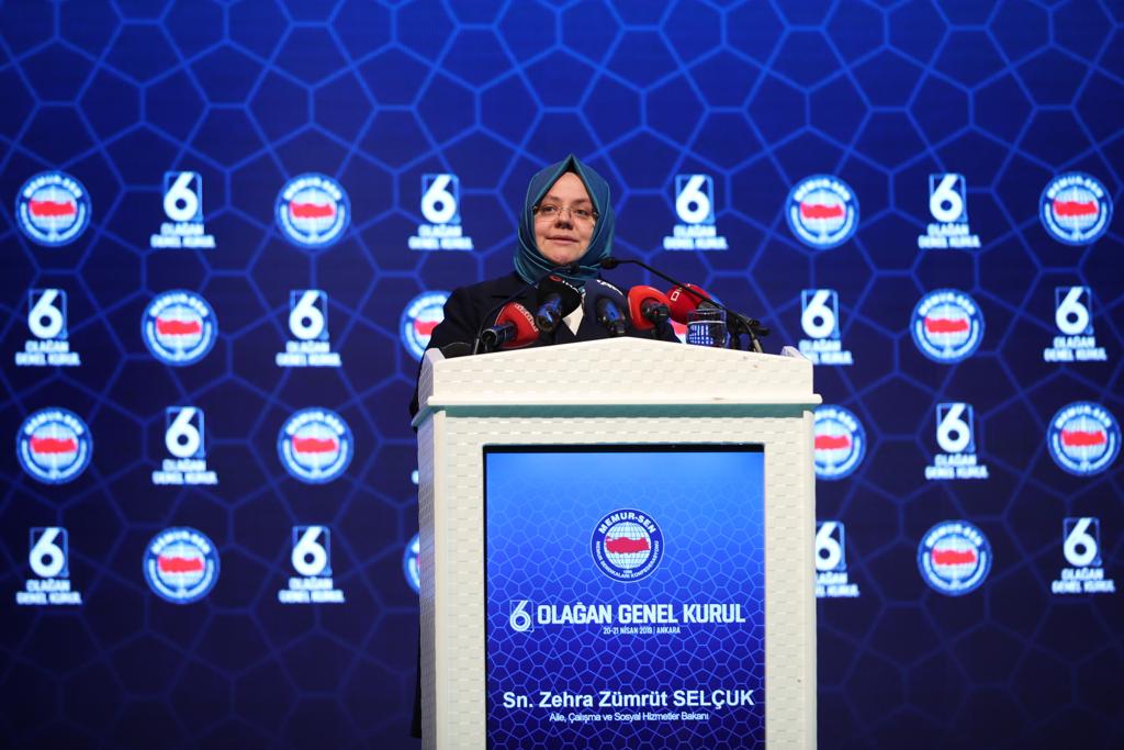 Bakan Selçuk:“Memur ve İşçilerimizin İstediği Sendikaya Üye Olması İçin Baskılara Karşı Yanlarında Olmaya Devam Edeceğiz”