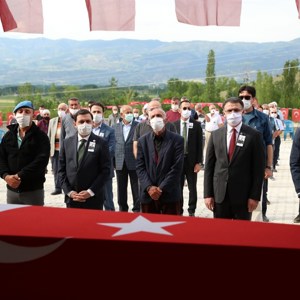 Şehit Piyade Uzman Çavuş Uğur Bora Son Yolcuğuna Uğurlandı - fotoğraf 4