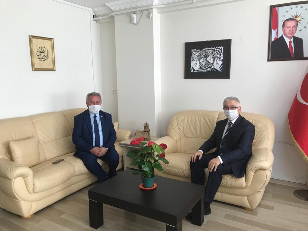 Üsküp Belediye Başkanı Hüseyin KASAP İl Müdürü Faruk UYSAL’ı makamında ziyaret etti.