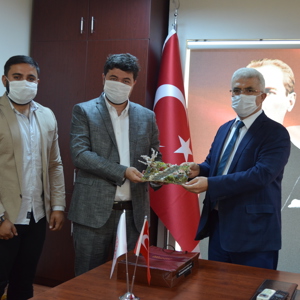 Özel Ülkü Bakım ve Rehabilitasyon Merkezi Müdürü Serkan ÜLKÜ ve beraberindekiler, İl Müdürümüz Sayın Bekir YÜMNÜ 'ye ziyarette bulunmuştur. - fotoğraf 1
