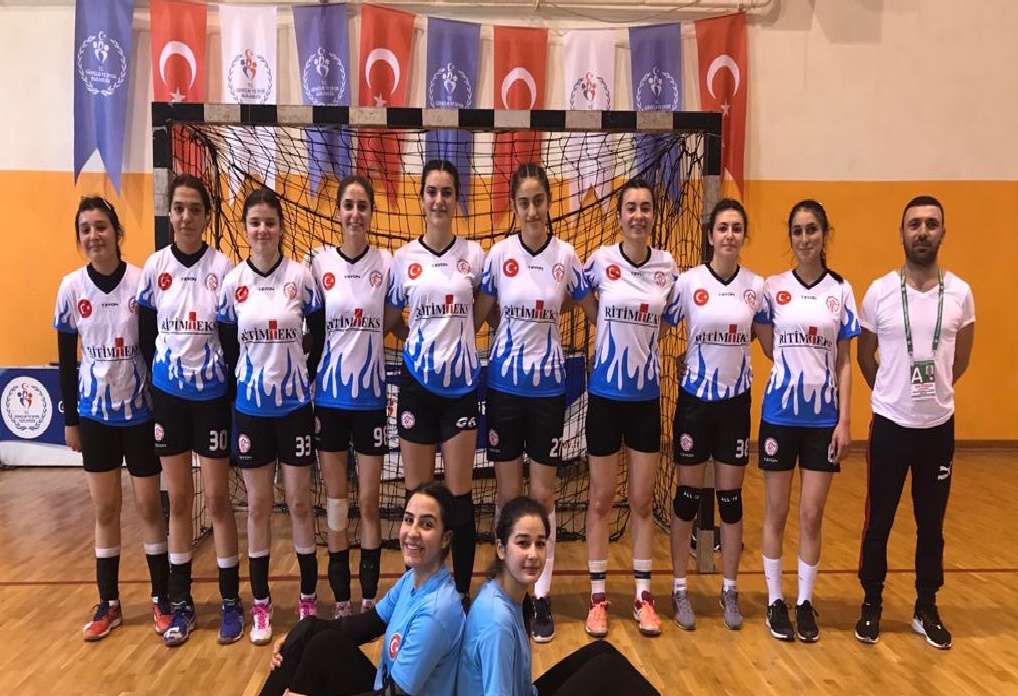  TEBRİKLER! KIZ HENTBOL TAKIMIMIZ 1. LİGDE 