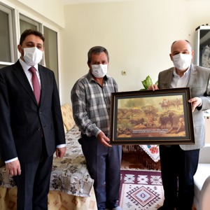 Vali Ömer Faruk Coşkun’dan Şehit Babalarına Anlamlı Ziyaret - fotoğraf 3