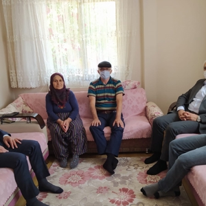 "Babalar Günü" Münasebetiyle Şehit Babaları Ziyaret Edildi - fotoğraf 1