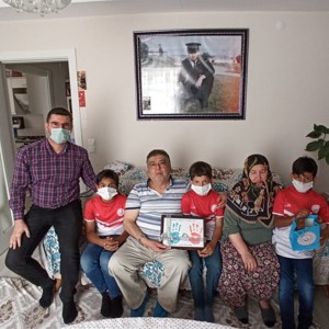 Kuruluşta Kalan Çocuklarımız Şehit Babalarını Ziyaret Ettiler - fotoğraf 3
