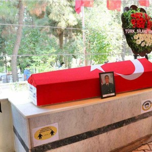 Şehit Piyade Uzman Onbaşı Ömer Kahya Tekbir ve Dualarla Ebediyete Uğurlandı - fotoğraf 1