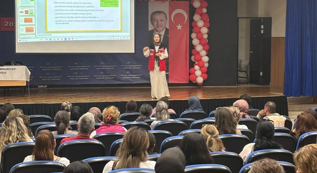 Aile Eğitim Programı ile Ailelerimizin Günlük Yaşamını Kolaylaştıracak Bilgi ve Becerileri Paylaşmaya Devam Ediyoruz