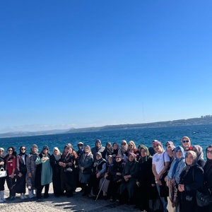 Çanakkale, Bursa ve Eskişehir gezi programına katılan kıymetli şehit annelerimiz, anlamlı gezi programını tamamladı. - fotoğraf 5