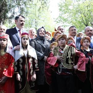Bakan Selçuk: “23 Nisan, Dünyada Çocuklara Bayram Armağan Eden Tek Millet Oluşumuzun Sembolüdür”  - fotoğraf 1