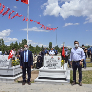  Erzurum’da 15 Temmuz şehitleri mezarı başında anıldı - fotoğraf 5