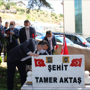 Aziz Şehitlerimizin Kabirleri Ziyaret Edildi - fotoğraf 3
